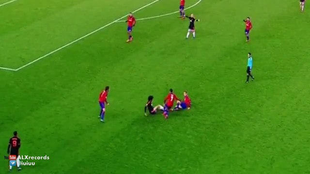 Pontus Wernbloom (CSKA Moscow) epic dive vs Man United