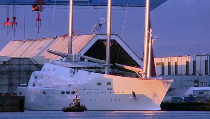 Le plus gros Yacht du monde fait surface