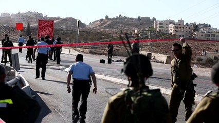 Скачать видео: Israeli soldier stabbed in the West Bank, attacker killed