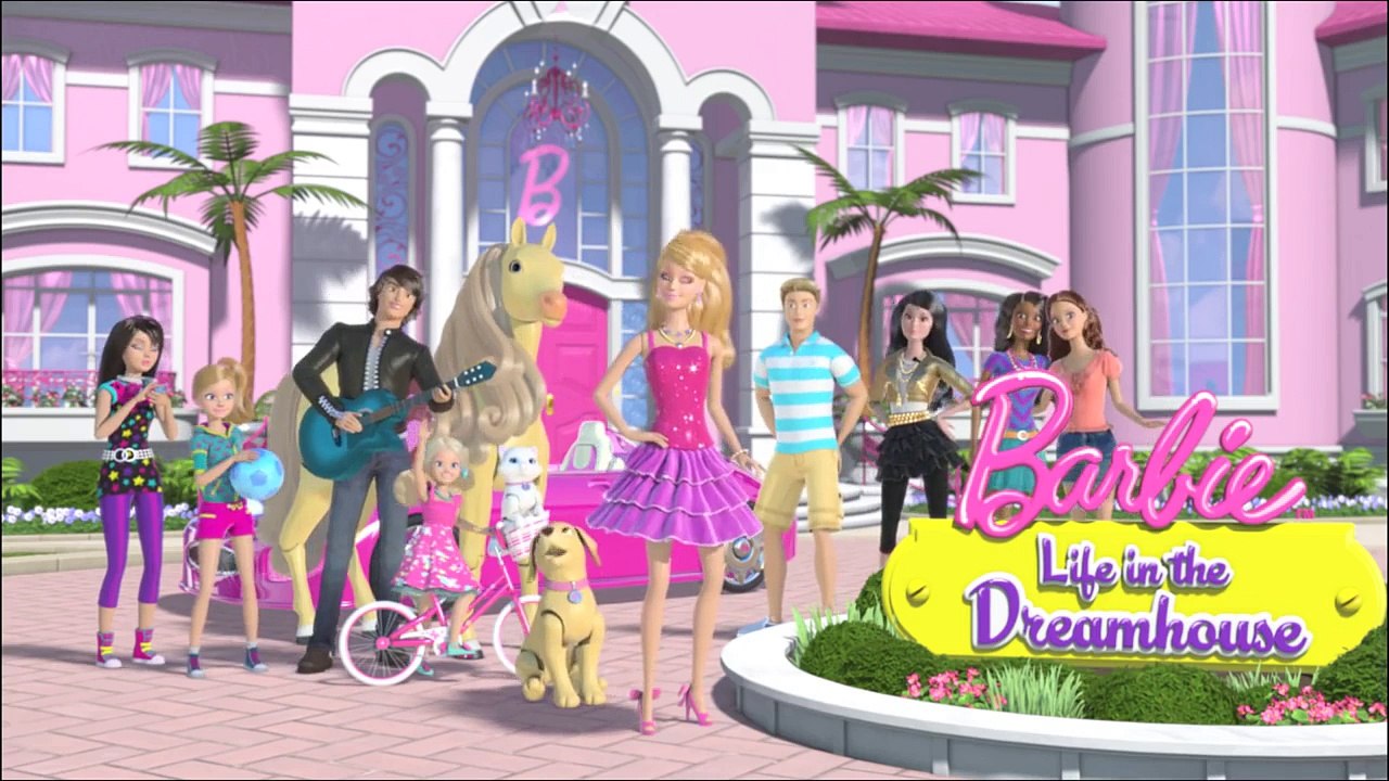 Life in the Dreamhouse -- Closet Clothes Out | Barbie