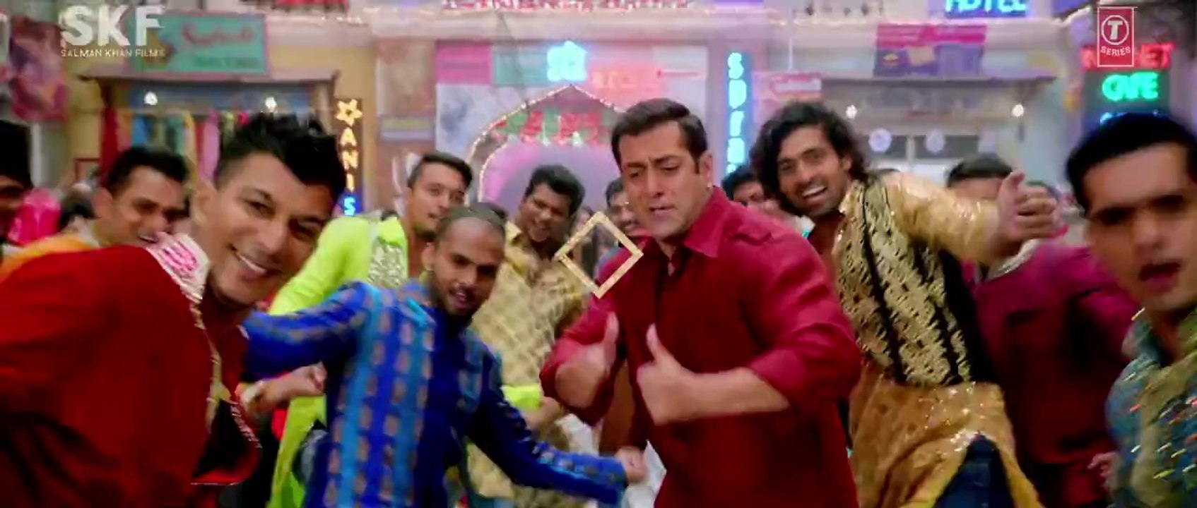 'Aaj Ki Party' VIDEO Song - Mika Singh - Salman Khan, Kareena Kapoor - Bajrangi Bhaijaan