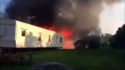 Plane Crash at Florida Home, Causes Large Explosion ( RAW VIDEO )