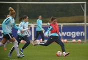 Equipe de France Féminine : l'entraînement des Bleues en 2mn