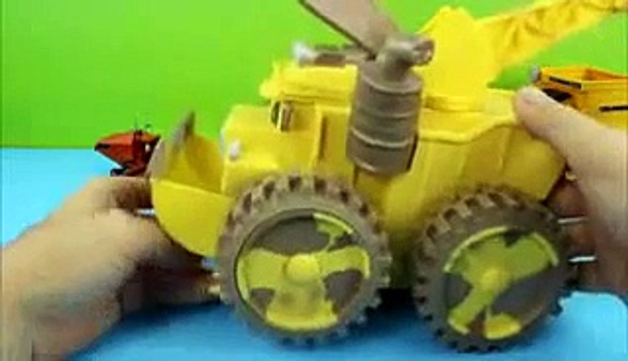 Disney Pixar Cars Screamin Banshee COLOSSUS XXL Frank take on Lightning McQueen Mater Just