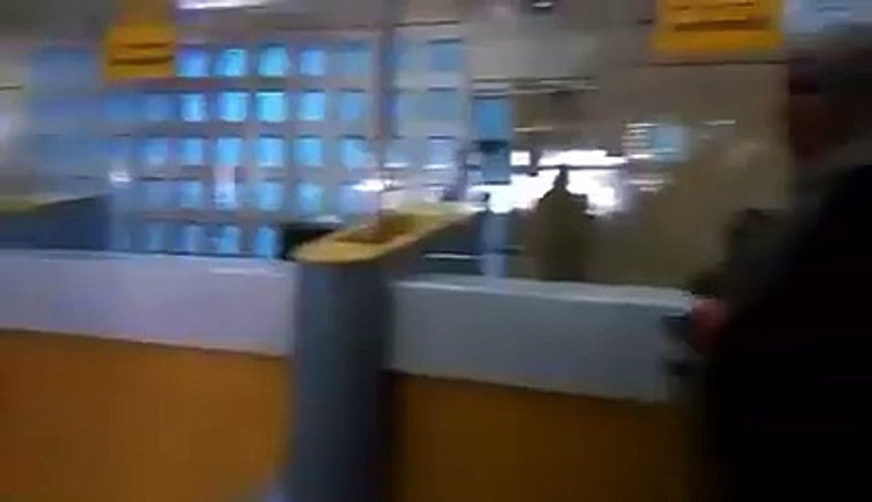 الادارة التونسية شيء تعيس و مأسف