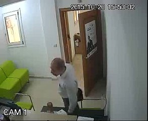 مونبليزير_ رجل يسرق حاسوب محمول من إحدى شاركات التأمين برطاجي و إفضح الكازي ‎