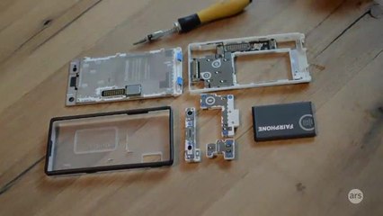 The Fairphone 2 gets disassembled and reassembled