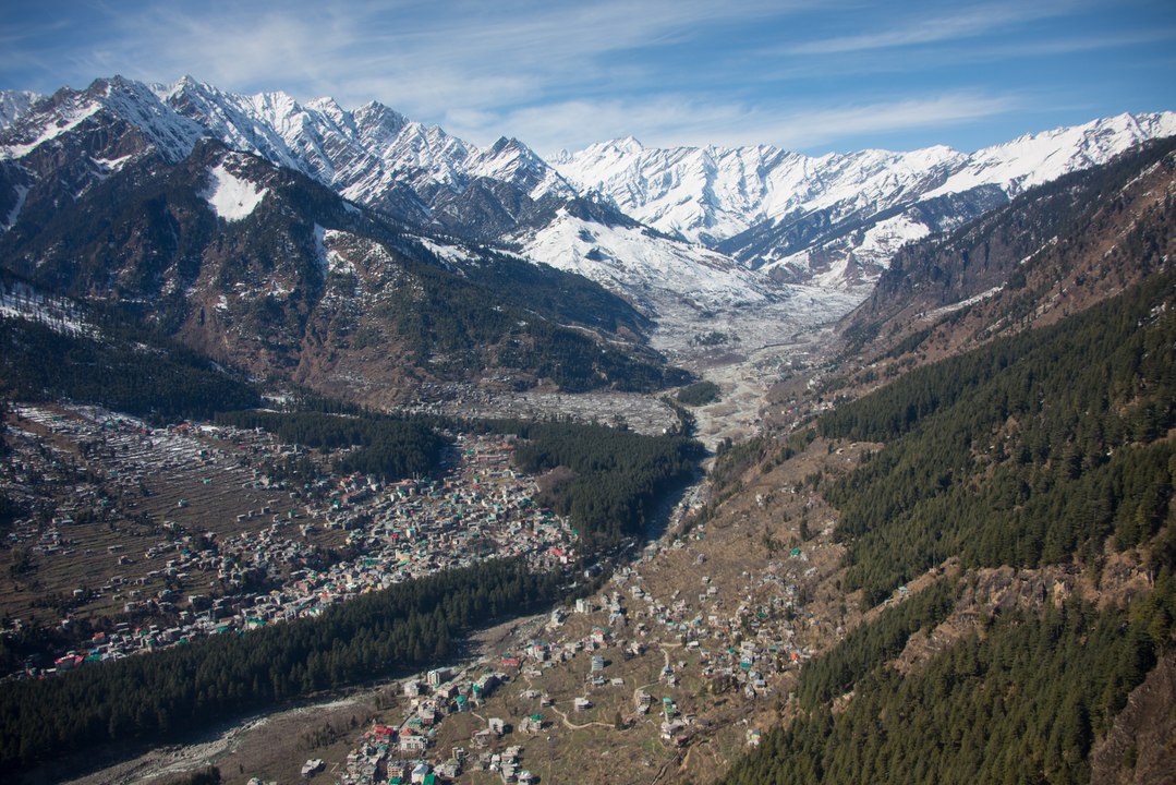 Snowboarding In India - Fredi Kalbermattern Shreds The Himalayas