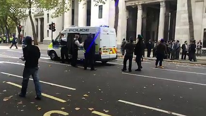 Police officer bleeds from the head amid London Sikh protests