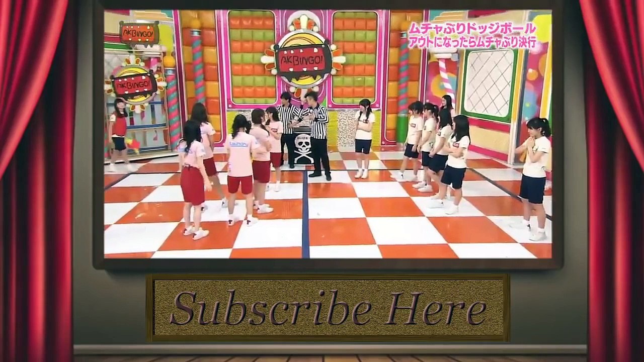 [ Full Size ] Two Japanese Girls Battle to Try and Blow a Cockroach Into the Others Mouth