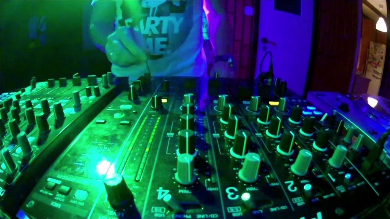 Music Revolution 035