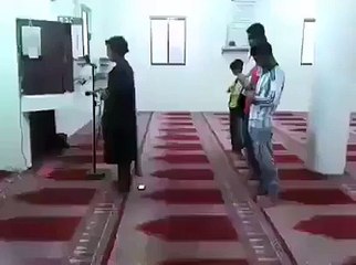 What What This Imaam Did While Leading the Prayer