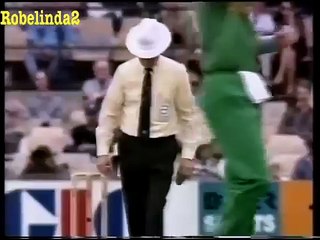 Luckiest Batsman in The World. Out Twice in 2 deliveries But Given Not Out. Why?? Must Watch