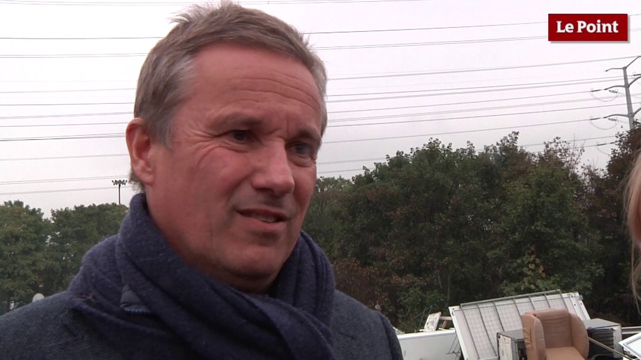 Quand Nicolas Dupont-Aignan rend visite aux Roms de Wissous...