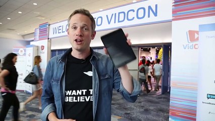 Simon Pierros iPad Magic LIVE at VidCon in Los Angeles