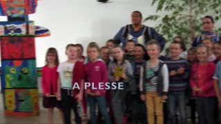 Festival Tribus d'Ailleurs : Kel Rainer visite une école