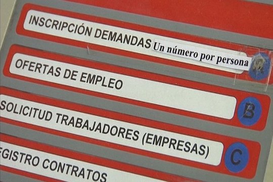 El paro baja en 298.200 personas en tercer trimestre