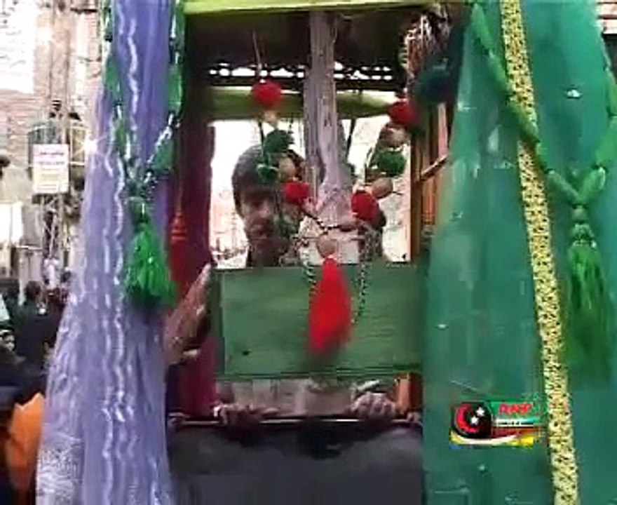 Mehman Bana Ke Lut Liya