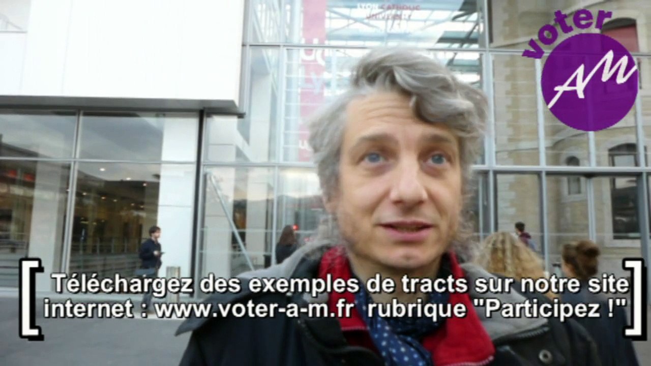 "L'argent, c'est sale ?" Conférence à la Catho, distribution de tracts