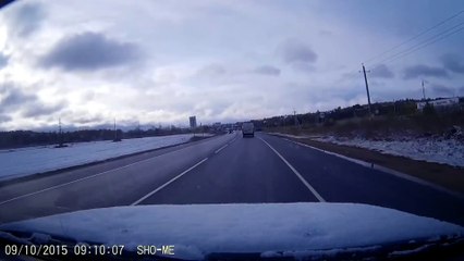 Personne à droite, personne à gauche, trop tard.