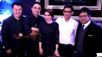 Afgan dan Rossa Bawa Pulang Piala APM 2015