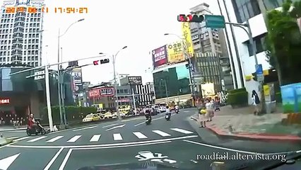 Driving in Asia - Car Accidents Compilation 2014 (9)