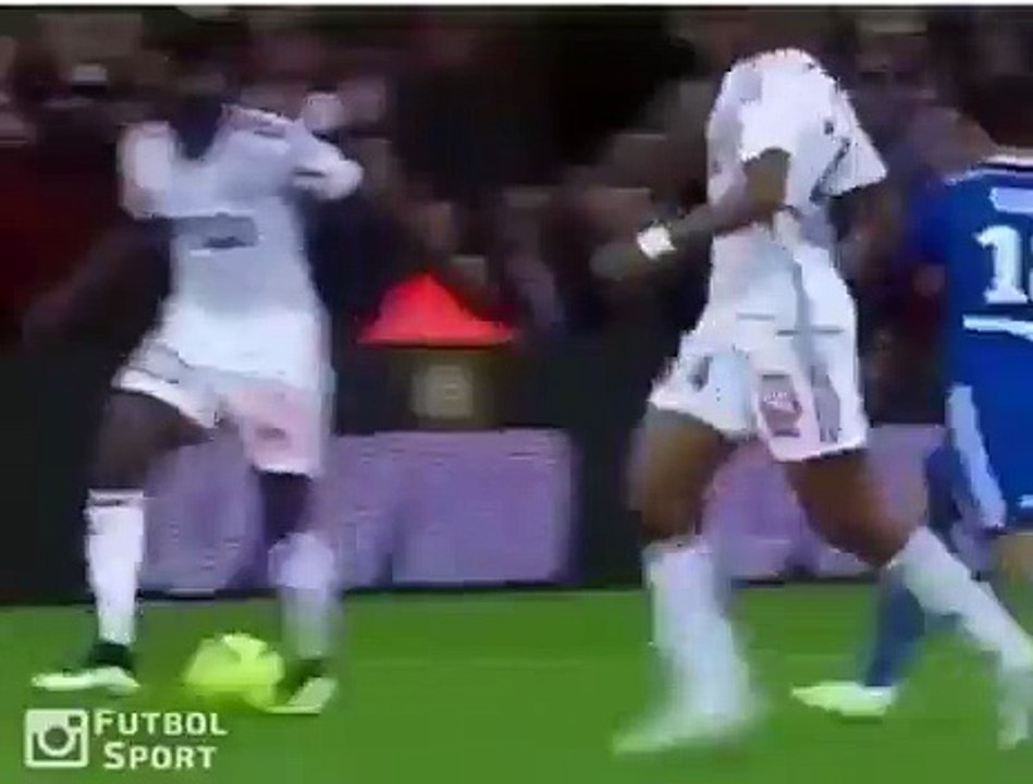 When you see your favourite player nutmeg his opponent!