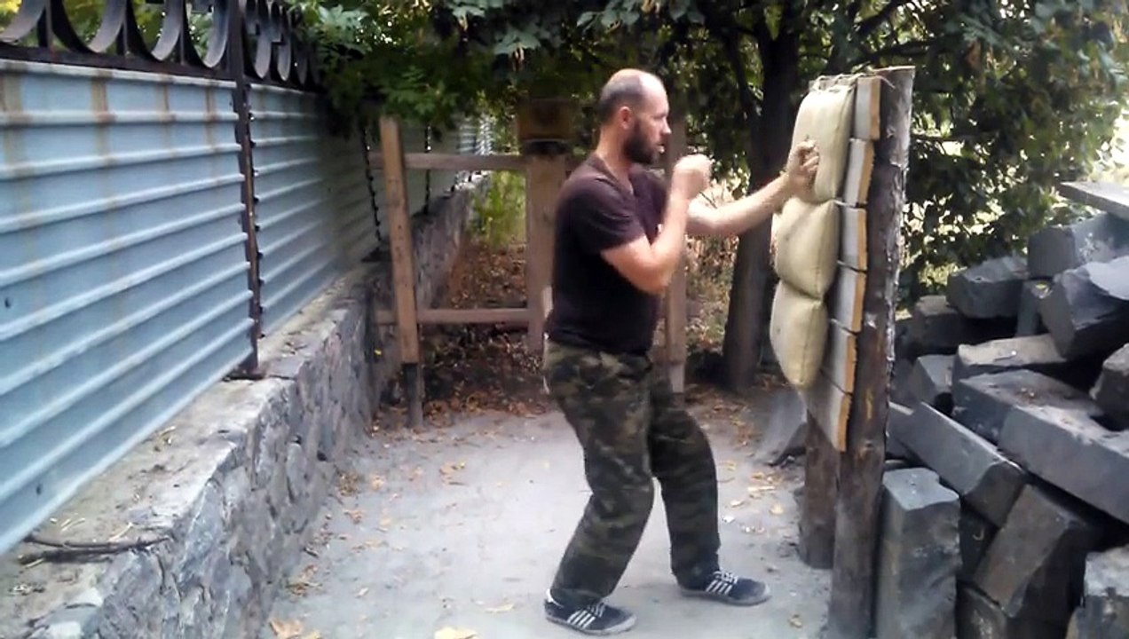 3 magic punches in Wing Chun wall bag   3 волшебных удара в Вин Чун по настенному мешку