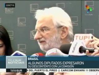 Скачать видео: Congreso de Brasil exime a Rousseff y a Lula del caso Petrobras