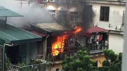 Hà Nội: Cháy lớn ở khu tập thể cũ Trần Quốc Toản