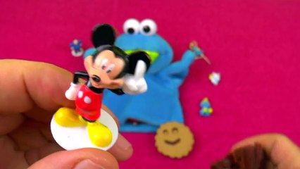 Elmo Sesame Street Cookie Monster Play-Doh Surprise Eggs Hello Kitty Smurfs Kinder Mickey