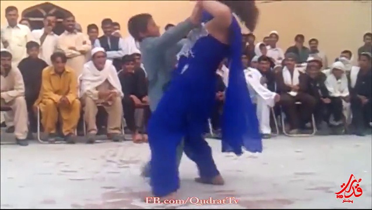Bannu Mandew Shadi Program - Funny Dancer