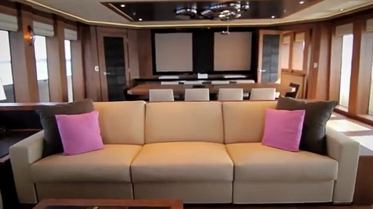 LUXURY SPORTYACHT VANTAGE 45 million