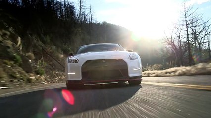 Download Video: 2015 Chevrolet Corvette Z06 vs. 2015 Nissan GT R Nismo! Head 2 Head Ep. 62