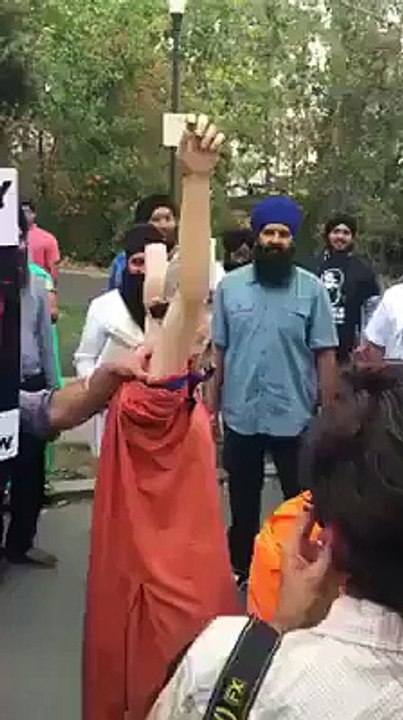 یہ ویڈیو شیئر کرکے مودی تک پہنچائیں