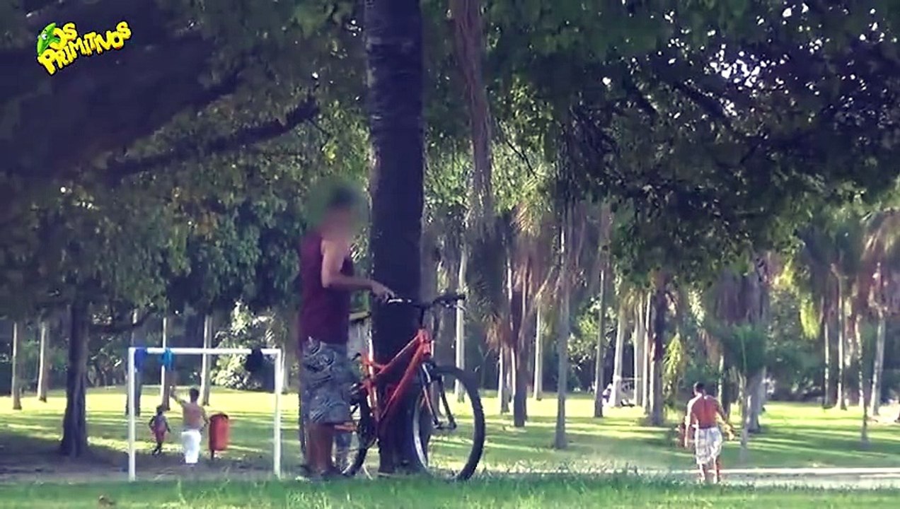 Caméra cachée qui piège des voleurs de vélos