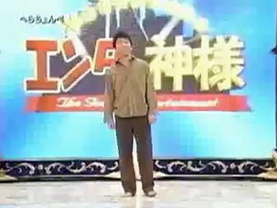سات سیکنڈ میں کپڑے اتارنے کا عالمی ریکارڈ  صرف بالغ حضرات ویڈیو دیکھیں