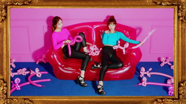 KOREAN [EXID(이엑스아이디)] 위아래 (UP&DOWN) MV