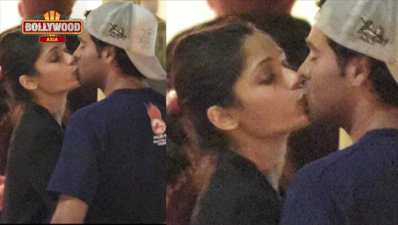 OMG! Bollywood Actress KISSES In Public