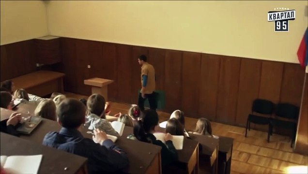 вот это да! парень нарисовал девушку водой