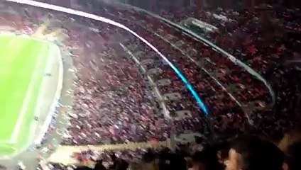 Kağıt uçakla futbolcu vurmak