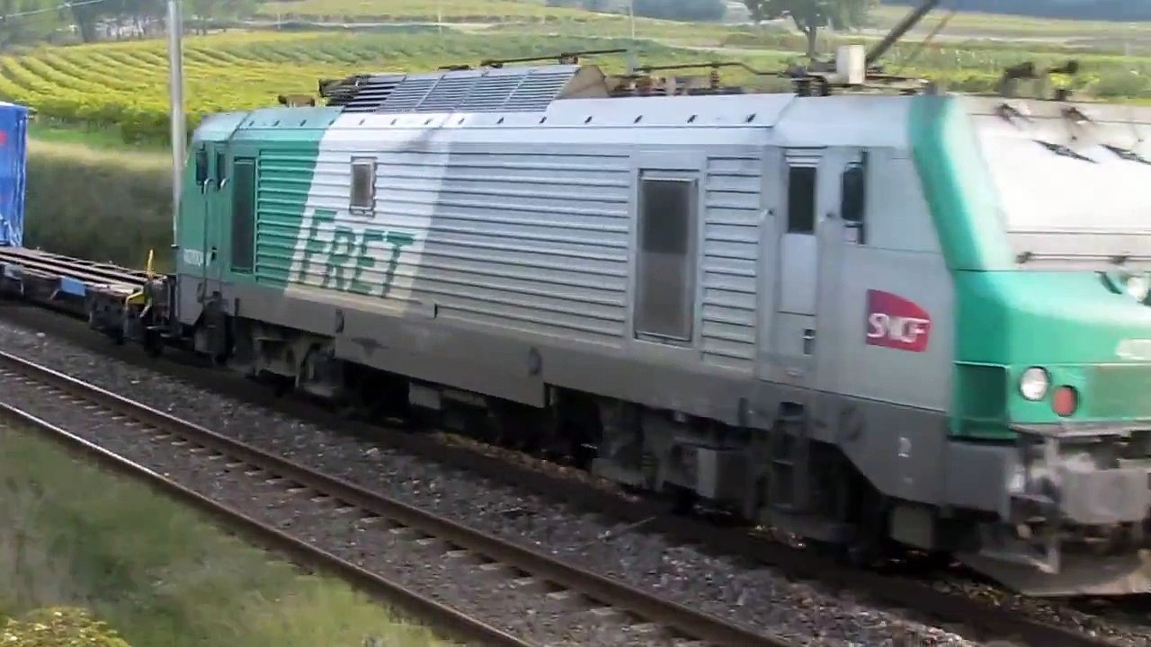 des trains qui passent du cote de Venejan  - rive droite du Rhone