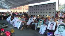 Parents of 43 abducted Mexican students meet president