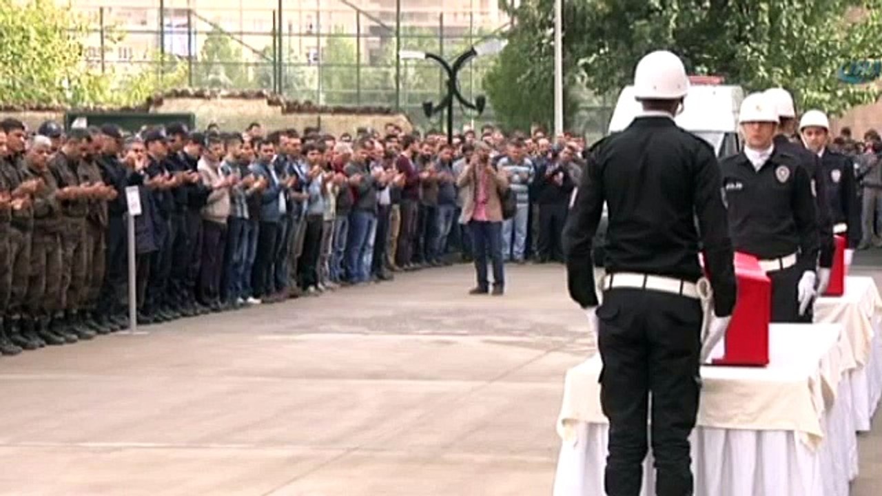 Şehit polisler memleketlerine uğurlandı