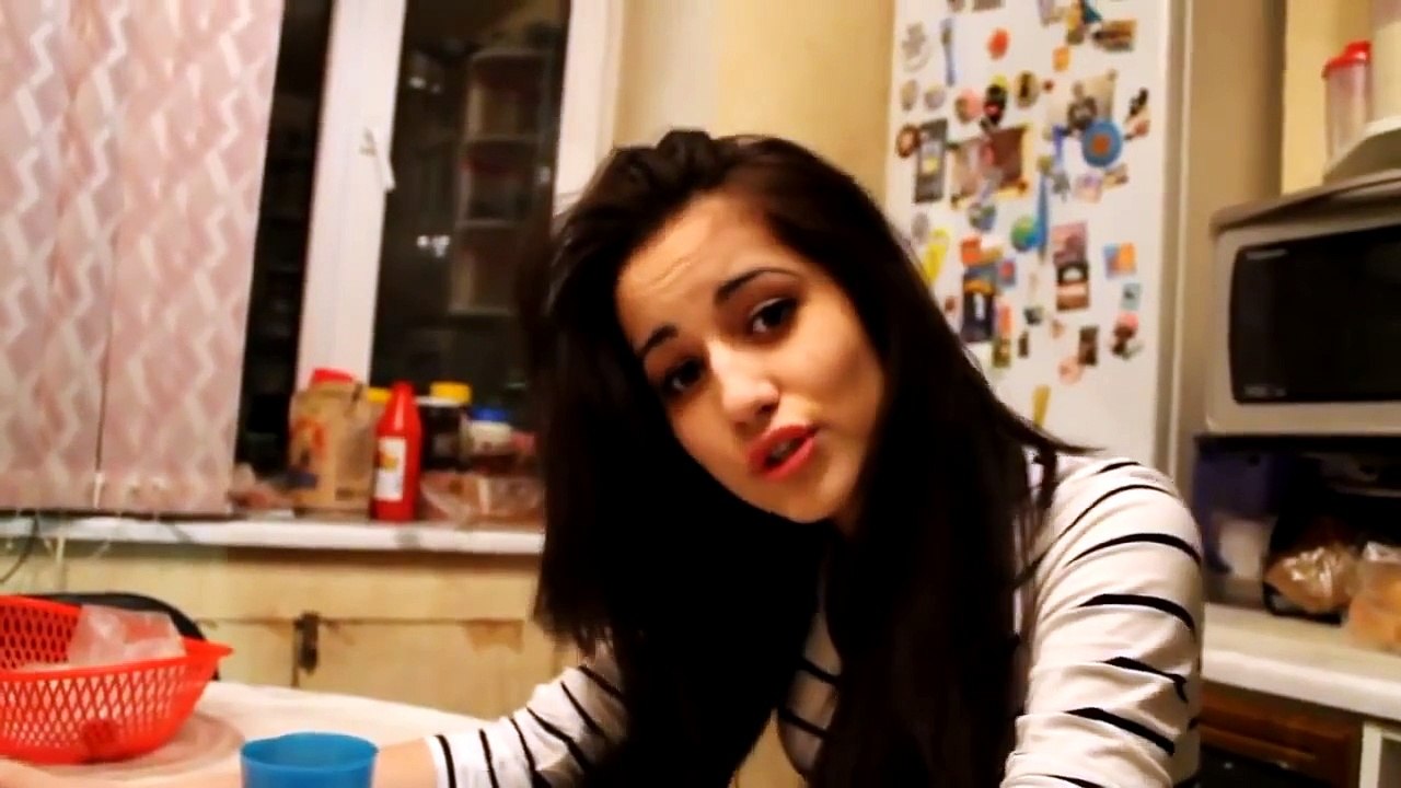 Очень красивая девушка классно поет