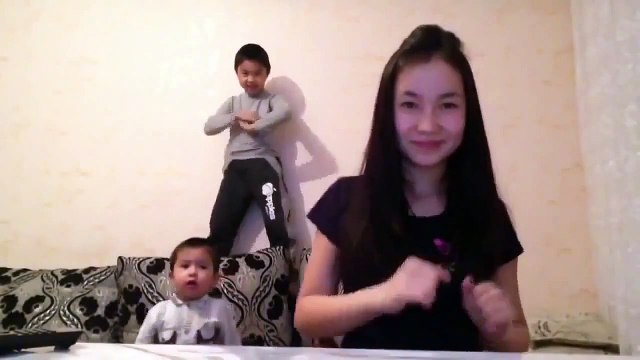 Красиво поет