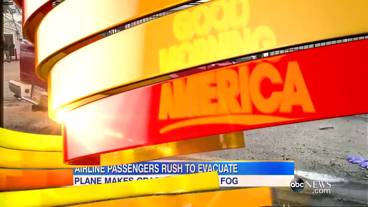 Turkish Airlines Passengers Slide to Safety After Accident-ps6i2oQeus0