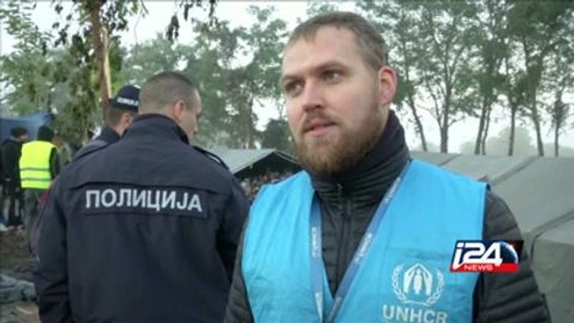 استمرار تدفق آلاف اللاجئين إلى كرواتيا عبر الحدود الصربية.