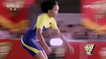 Невероятный трюк девушки!