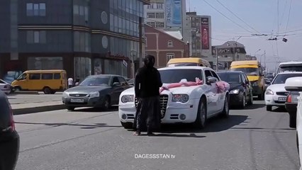 вот так надо перекрывать дорогу